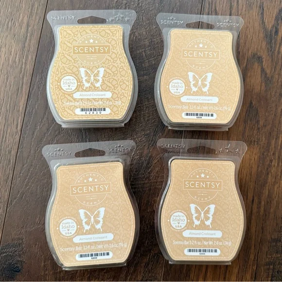 **set of 4** Scentsy Almond Croissant Wax Bars - Picture 1 of 2